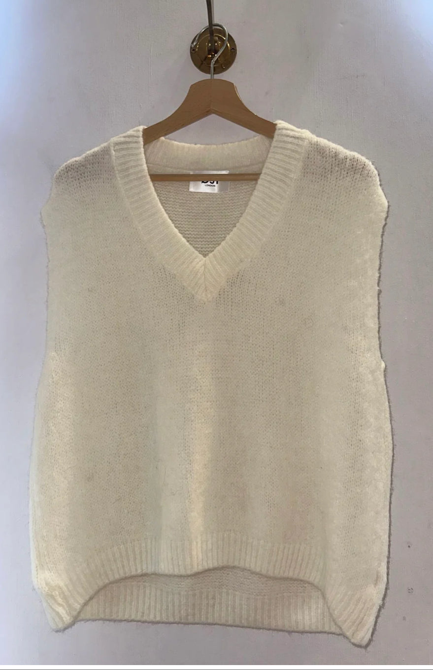 OST Tessa knitted. Mohair vest