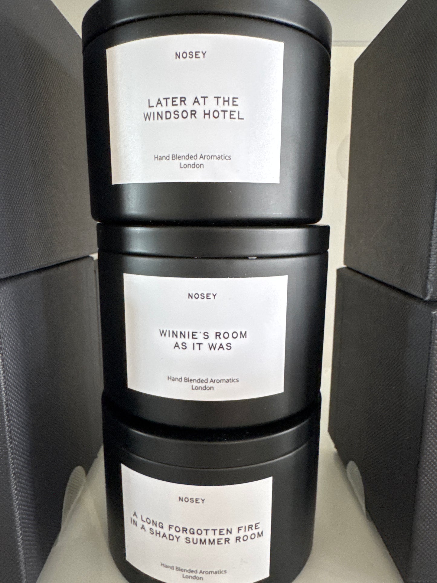Nosey candle tin