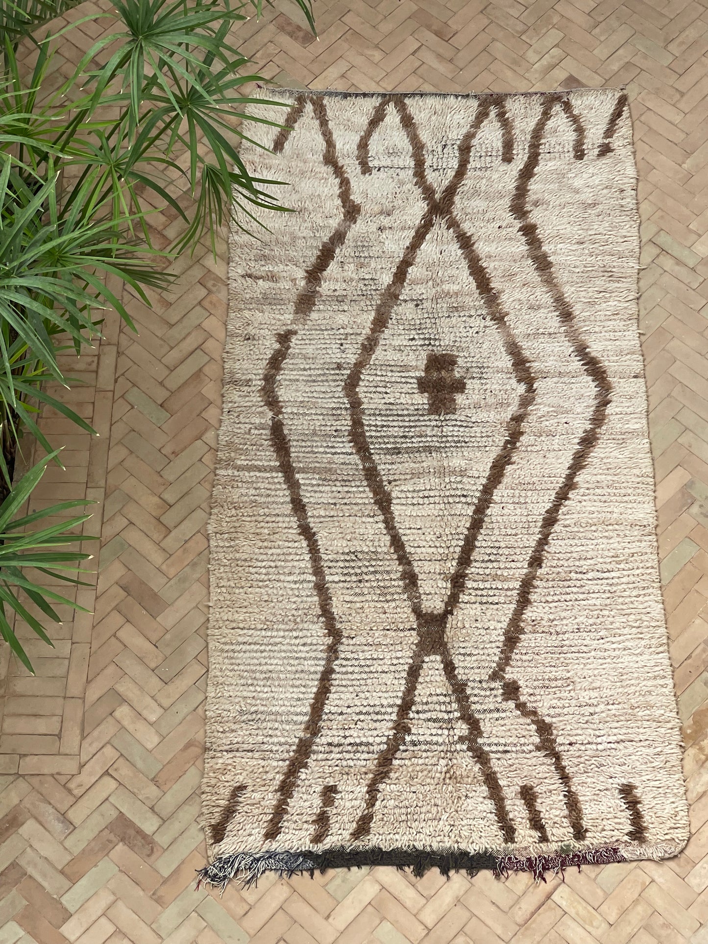 MAROC VINTAGE TEXTILES Azilal Rug Black Cream Cross MVR10234
