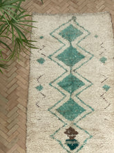 Load image into Gallery viewer, Maroc Vintage Small Azilal Rug Green Diamonds MVR10235
