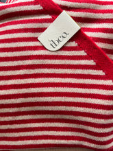 Load image into Gallery viewer, Tbco Merino triangle scarf
