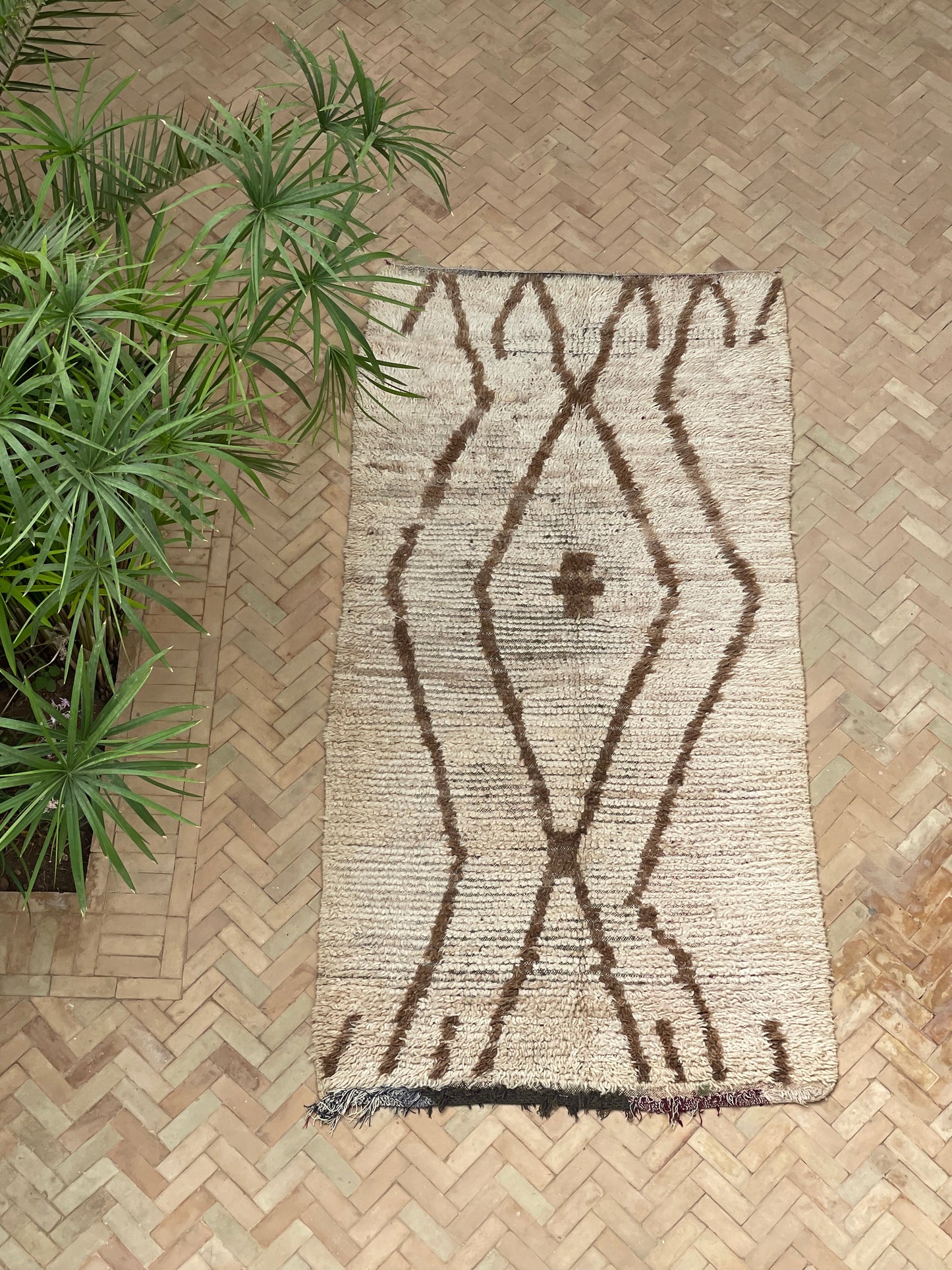 MAROC VINTAGE TEXTILES Azilal Rug Black Cream Cross MVR10234