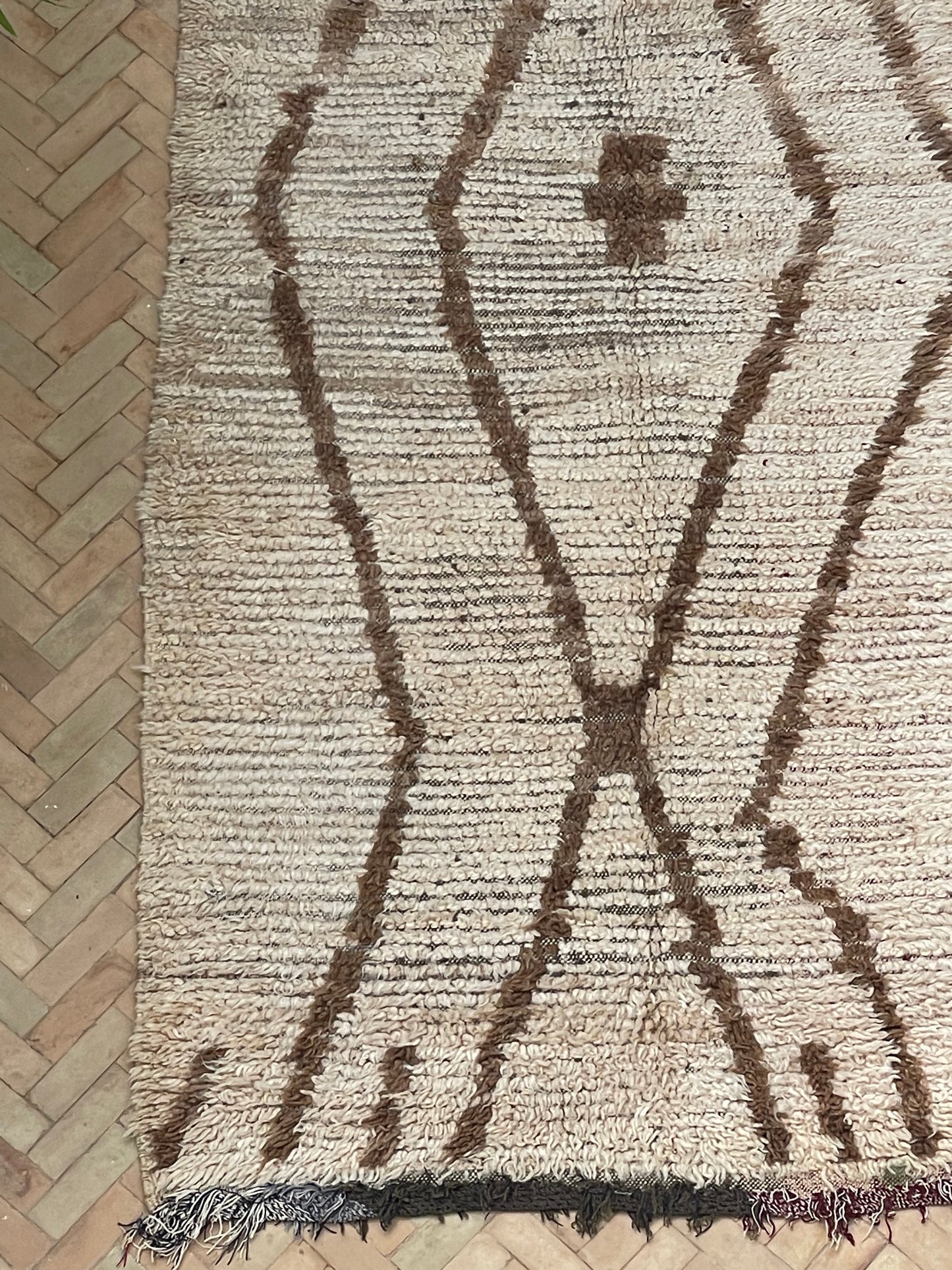 MAROC VINTAGE TEXTILES Azilal Rug Black Cream Cross MVR10234