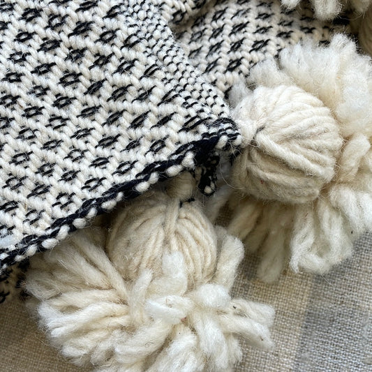 MAROC TEXTILES Blanket BW Geometric Woven Tassel