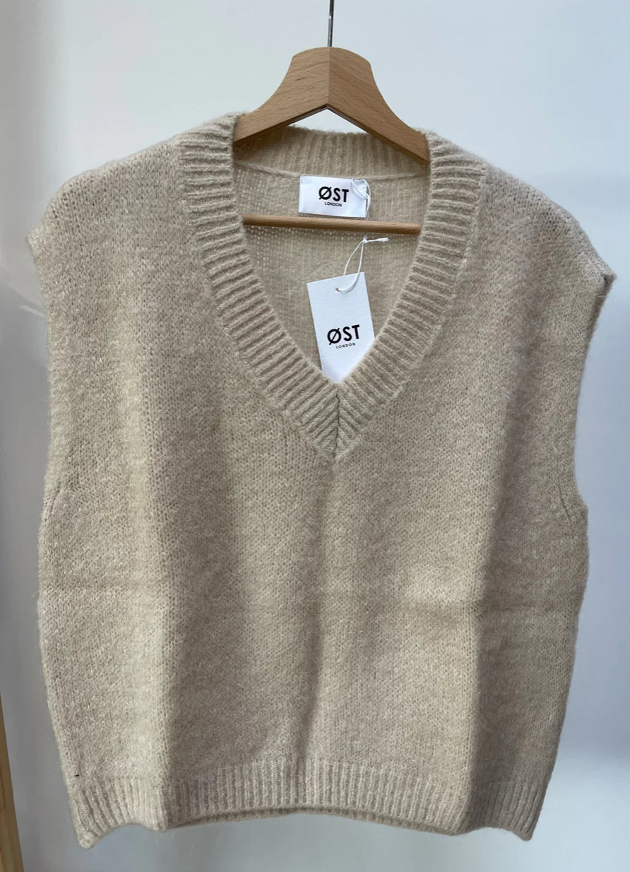 OST Tessa knitted. Mohair vest