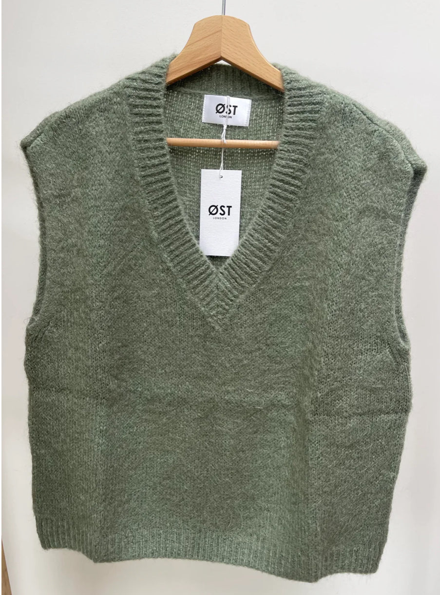 OST Tessa knitted. Mohair vest