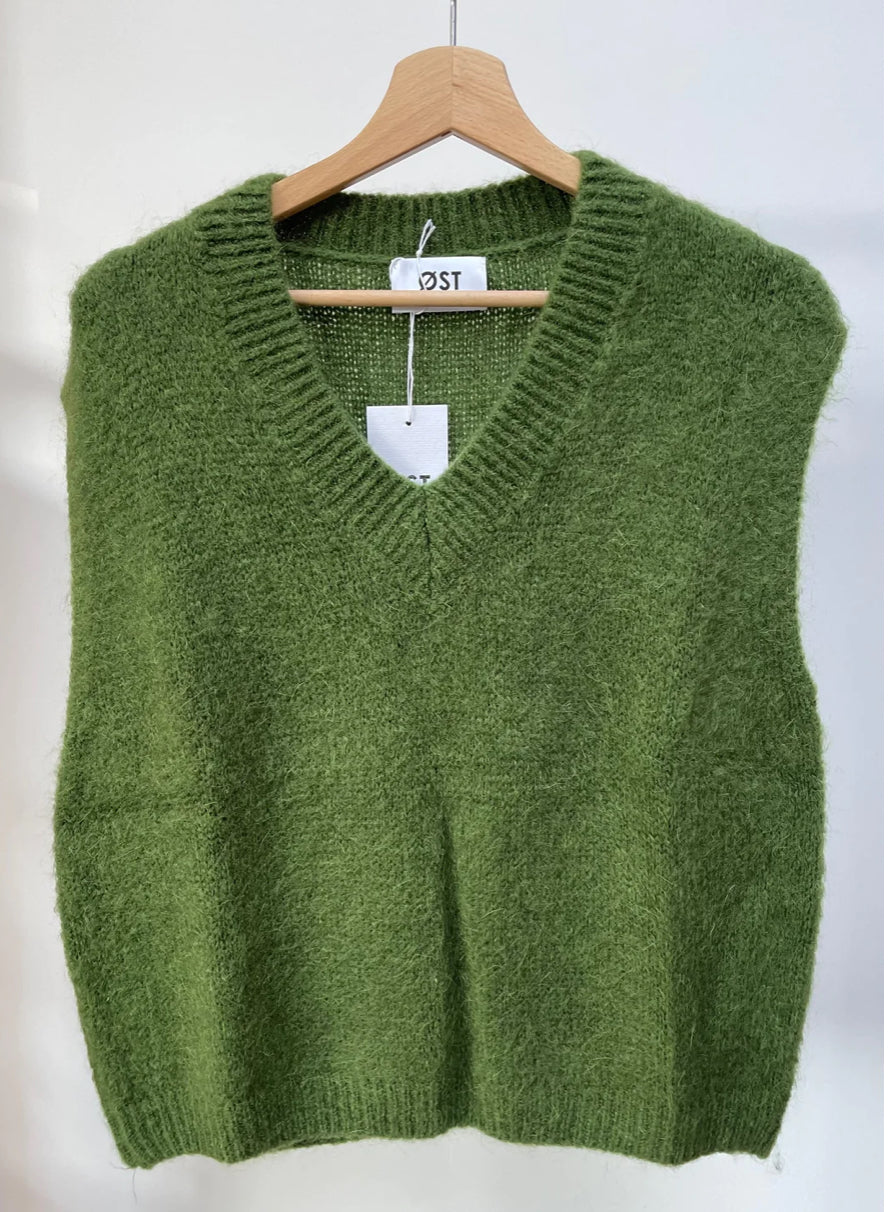 OST Tessa knitted. Mohair vest