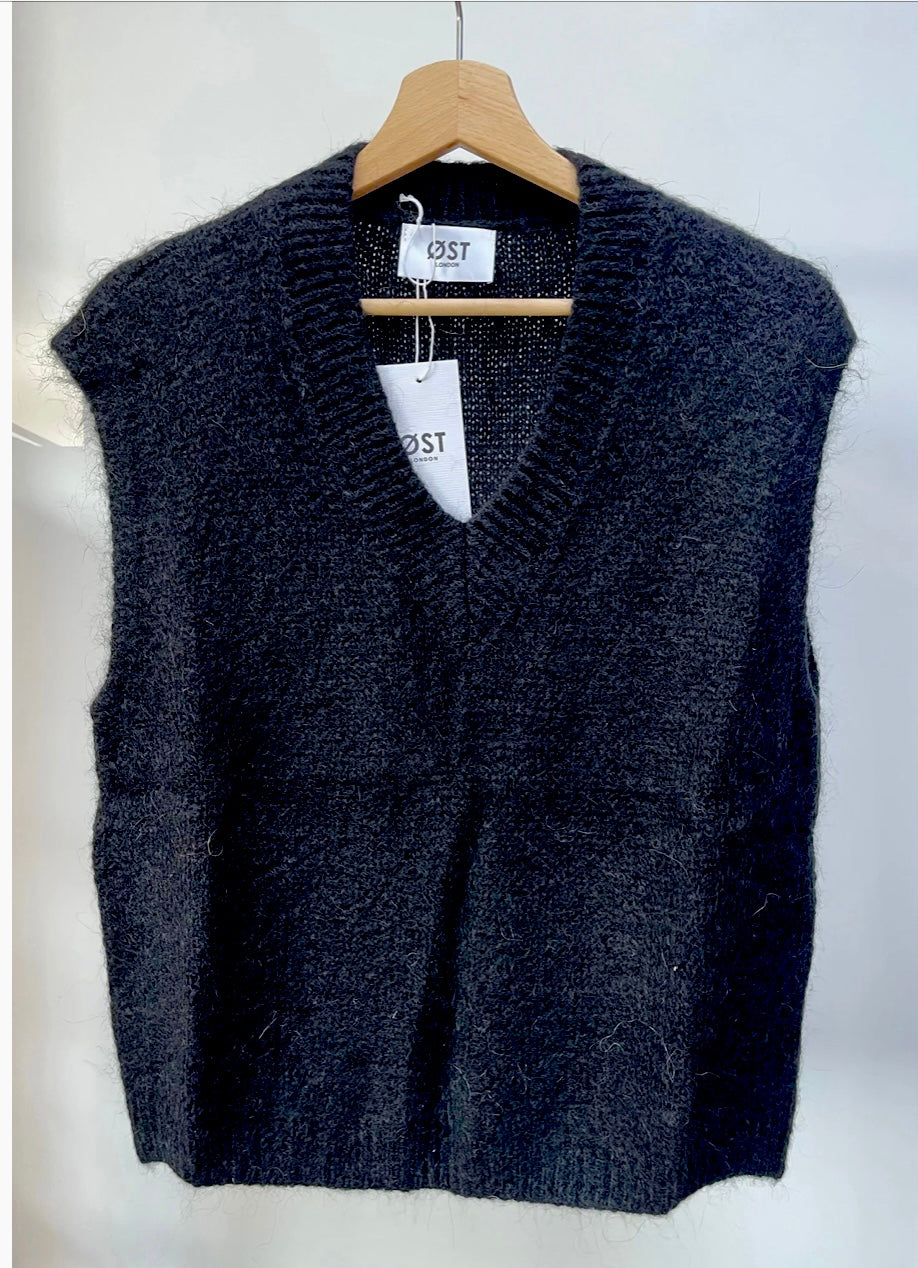 OST Tessa knitted. Mohair vest