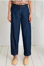 Load image into Gallery viewer, Bonte Nieve Trouser Barrel Leg Jean
