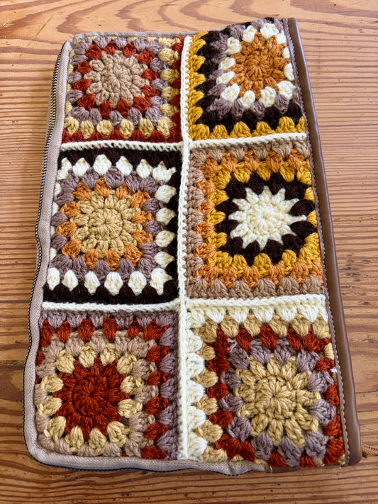 MAROC CROCHET Square Clutch