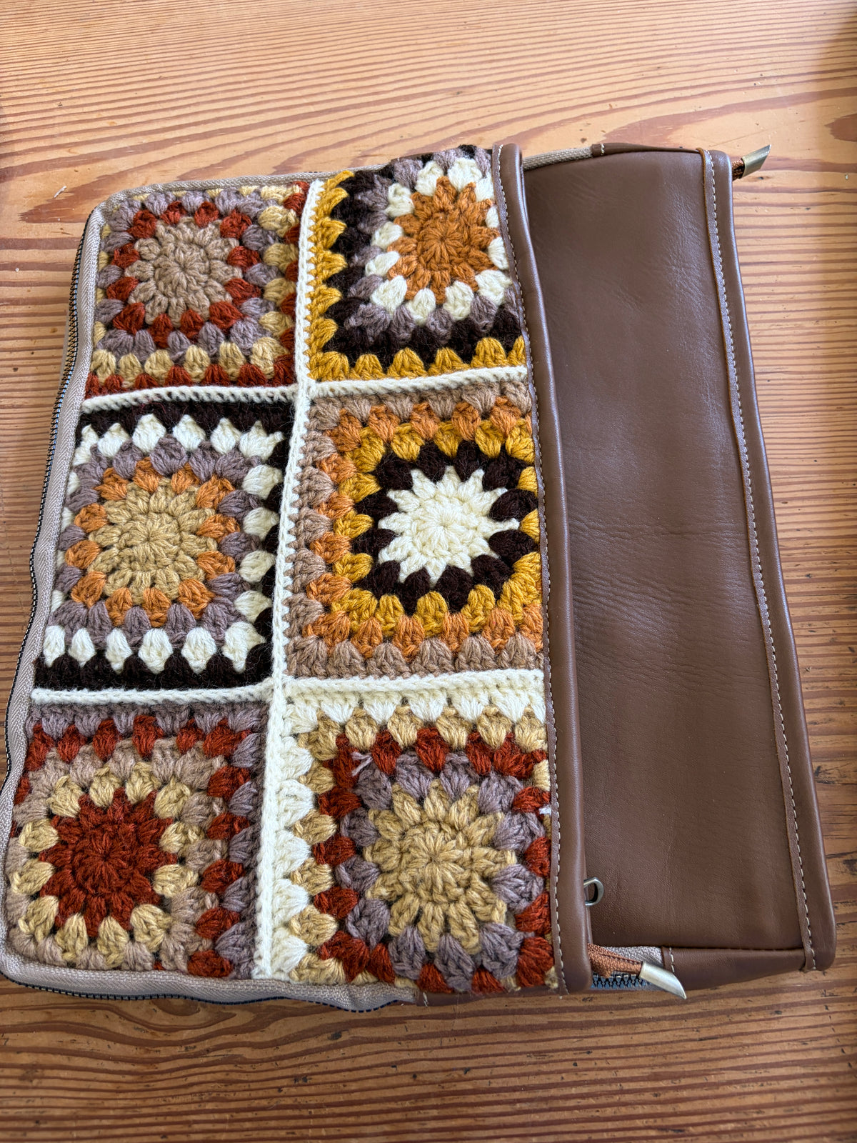 MAROC CROCHET Square Clutch