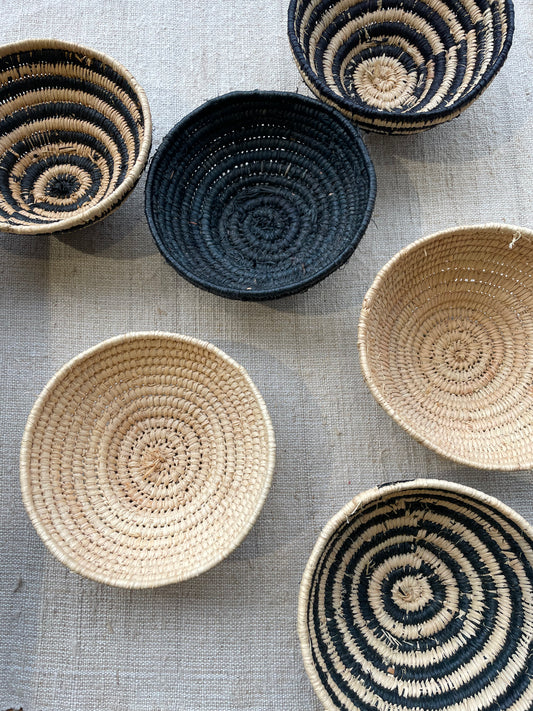 MAROC Raffia Bowls - Black and Natural