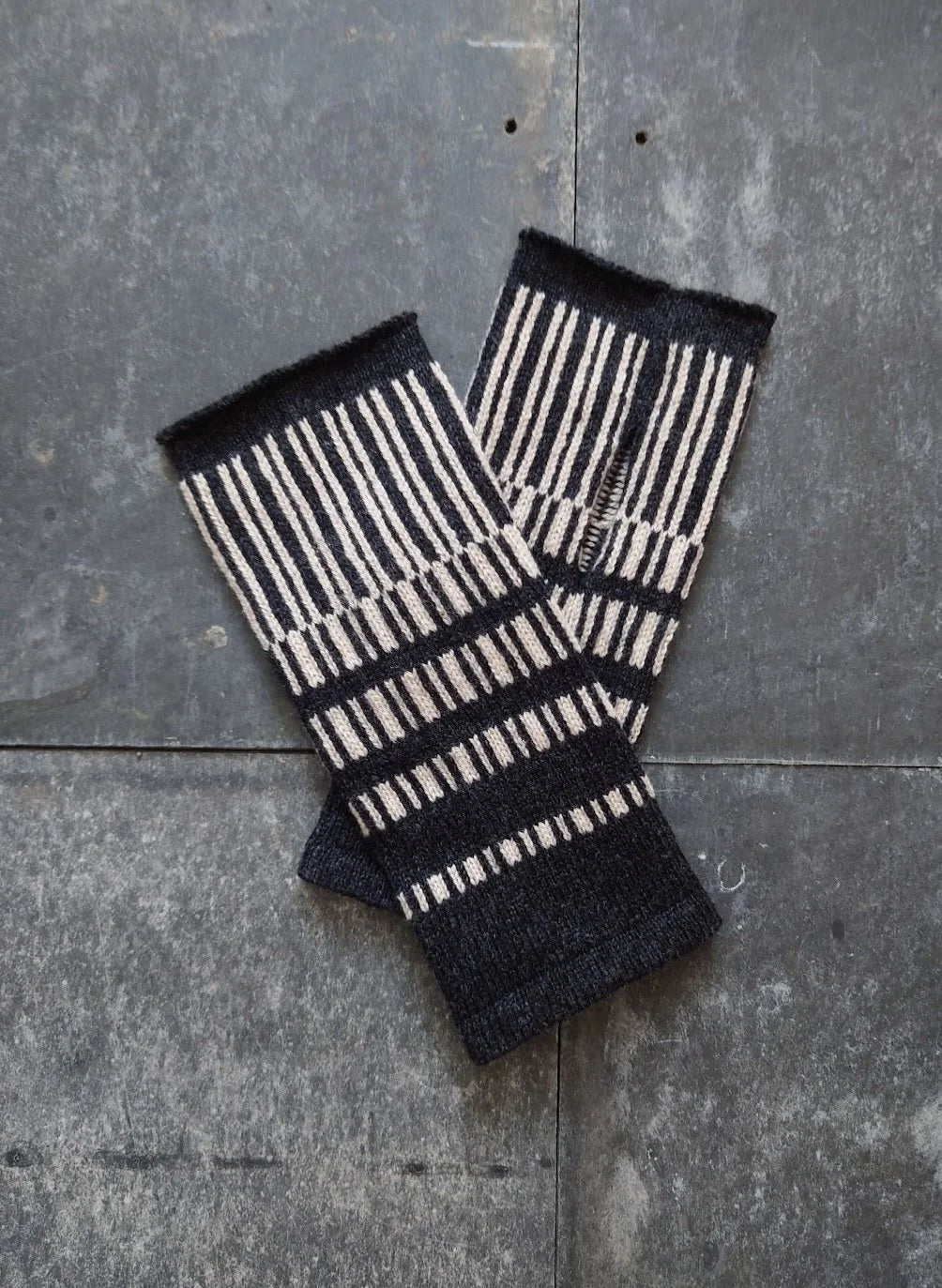 Kate Jones AW26 Anni Lambswool Fingerless Gloves