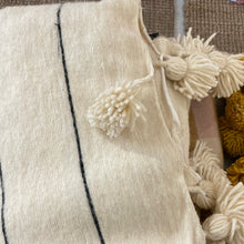 Load image into Gallery viewer, Maroc Wool Tassel Blanket
