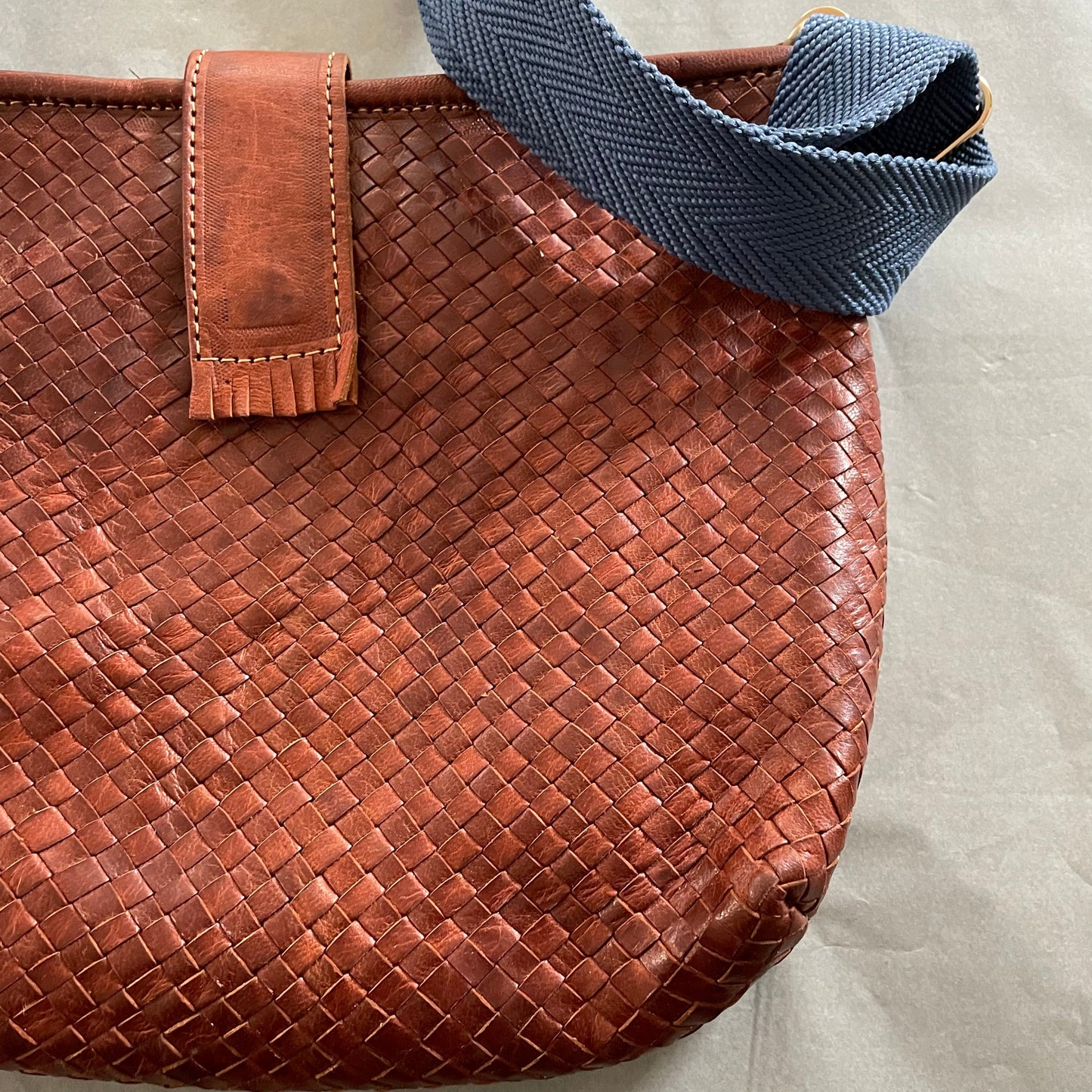 MAROC LEATHER Crossbody Bag - Woven Tan