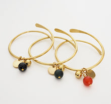 Load image into Gallery viewer, Brass and Bold bead bracelet
